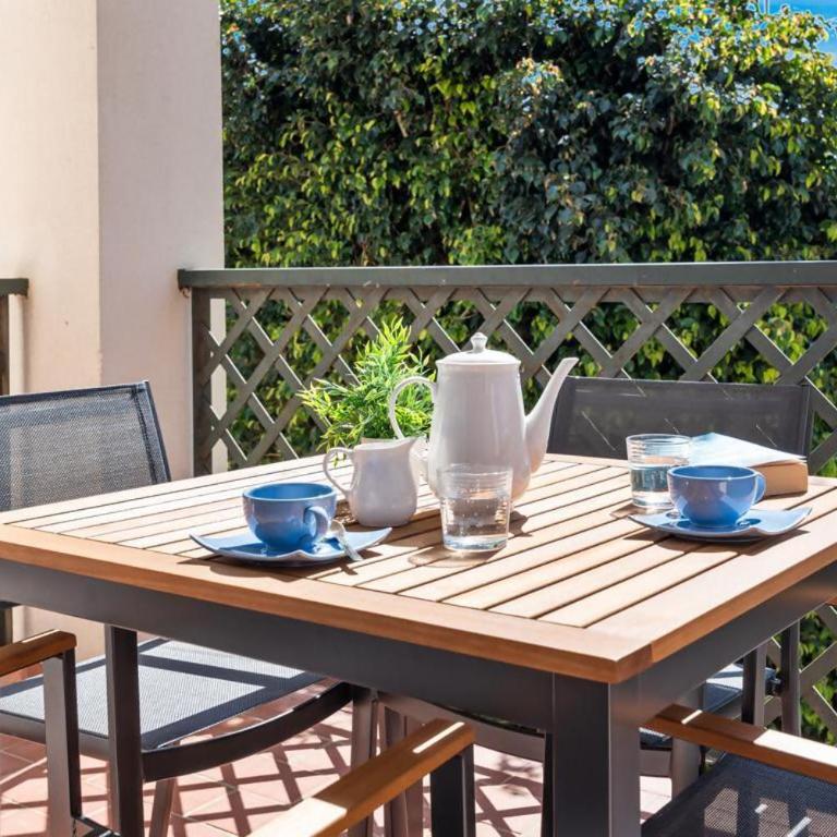Puerto Banus! Two bedroom apt w/ pool & terrace - Apartamento de 2 dormitorios - 50