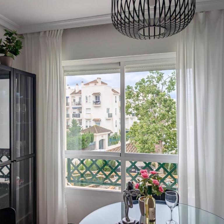 Puerto Banus! Two bedroom apt w/ pool & terrace - Apartamento de 2 dormitorios - 24