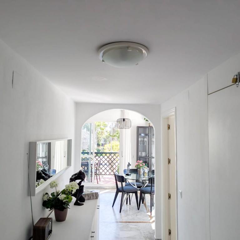 Puerto Banus! Two bedroom apt w/ pool & terrace - Apartamento de 2 dormitorios - 35