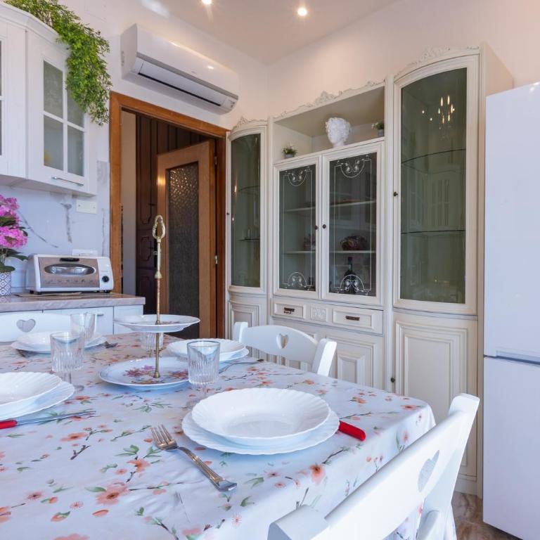 GuestHost - Chic Flat near Bastione di Saint Remy - Two-Bedroom Apartment - 22