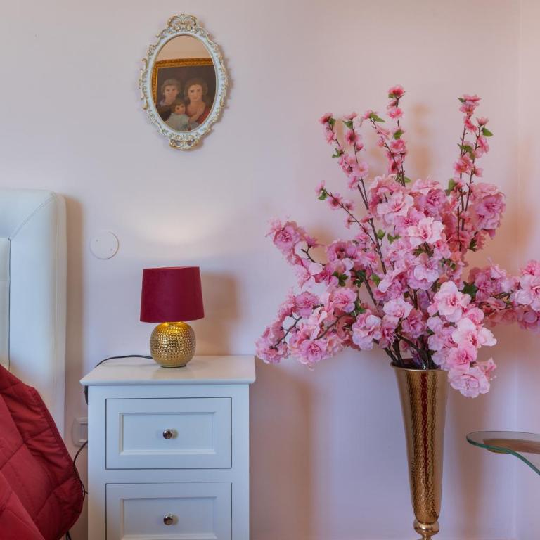 GuestHost - Chic Flat near Bastione di Saint Remy - Two-Bedroom Apartment - 19