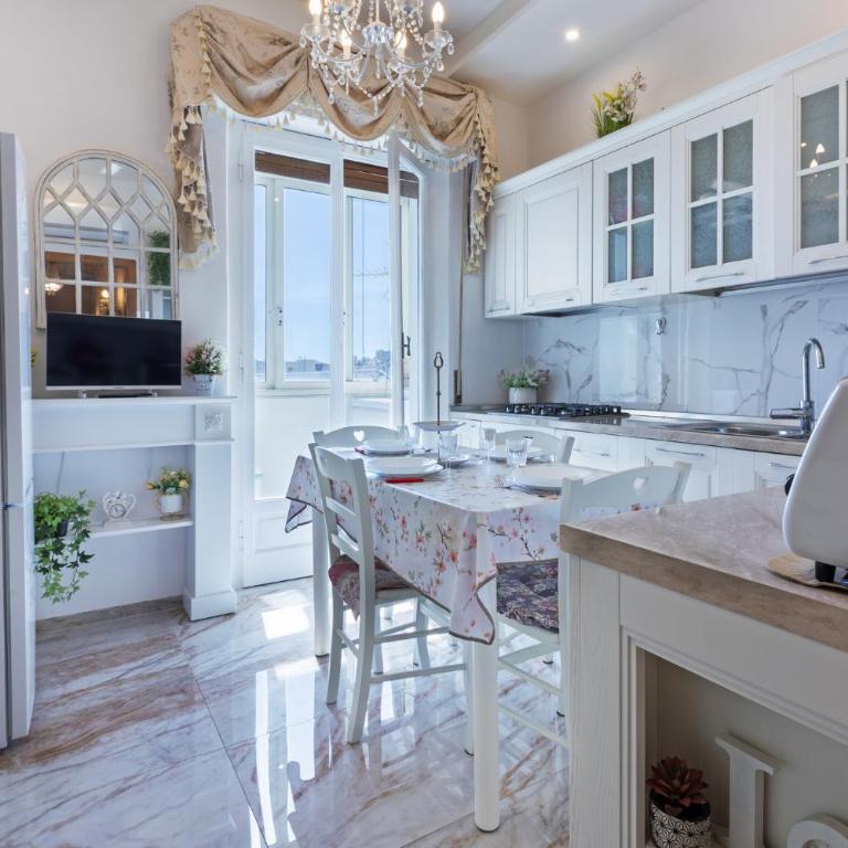 GuestHost - Chic Flat near Bastione di Saint Remy - Two-Bedroom Apartment - 4