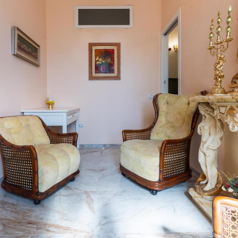 GuestHost - Chic Flat near Bastione di Saint Remy - Two-Bedroom Apartment - 27