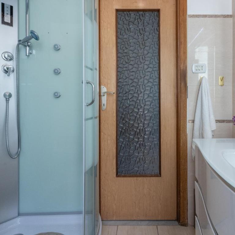 GuestHost - Chic Flat near Bastione di Saint Remy - Two-Bedroom Apartment - 21