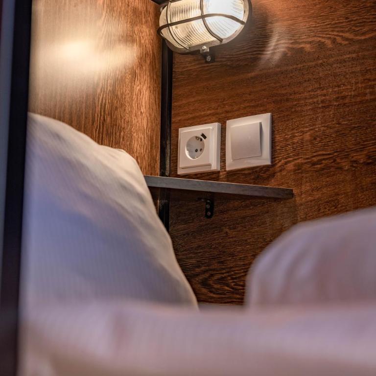 the eighteen86 by keyone - Doppelzimmer mit Dusche - 3