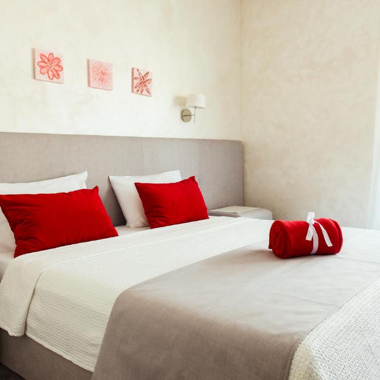 Hotel Perseus Budva - Dvokrevetna Soba sa Bračnim Krevetom i Balkonom - 1