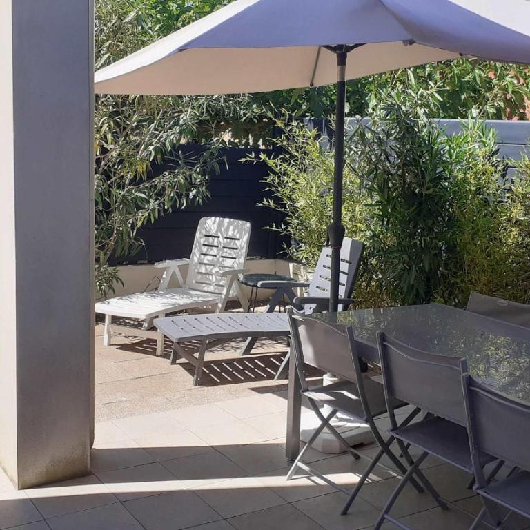 Agréable pavillon avec grande terrasse pour 6 personnes - Maison de Vacances - 18