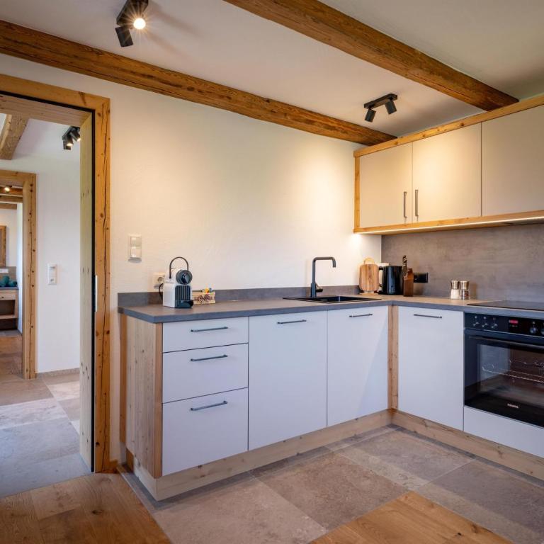 Bergblick Apartments - Apartment mit 2 Schlafzimmern und Dusche - 10