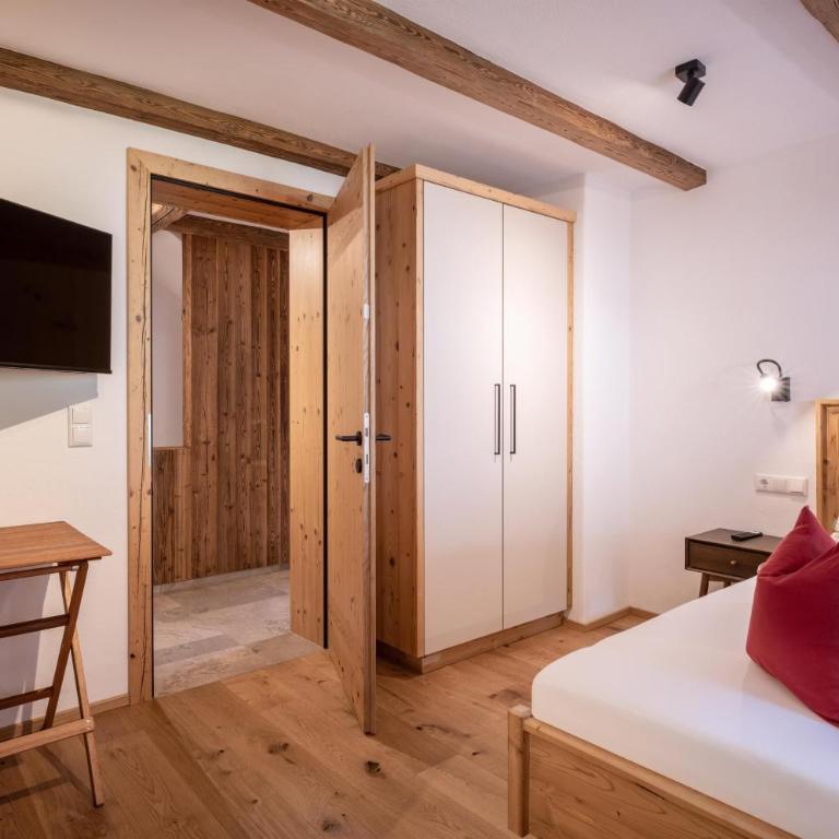 Bergblick Apartments - Apartment mit 2 Schlafzimmern und Dusche - 12