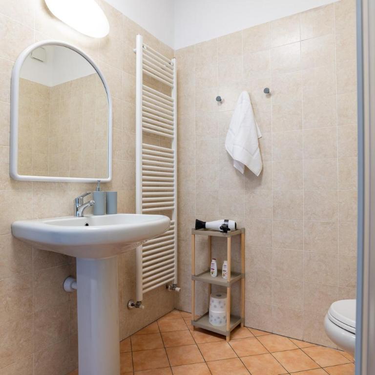 4 BD with SPA near center Private parking - Appartamento - 76