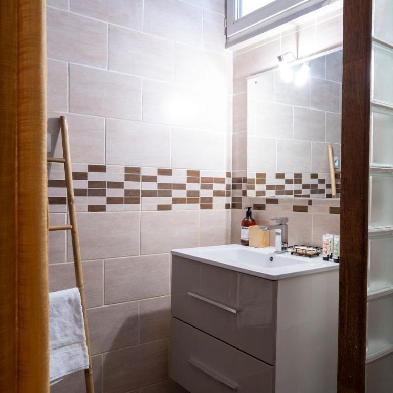 LE MIMOSA mignon en plein centre-ville, emplacement parfait pour votre séjour - Deluxe Studio - 21