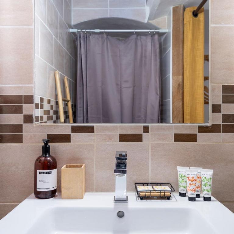 LE MIMOSA mignon en plein centre-ville, emplacement parfait pour votre séjour - Deluxe Studio - 24