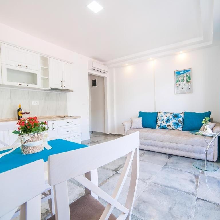 Apartments Castello - Luxury One Bedroom Apartment - 13