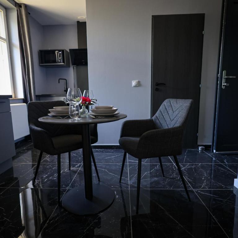 Suites Sensorielles - Love Room Spa - Jacuzzi - Sauna - Cinéma - Appartement 1 Chambre - 18