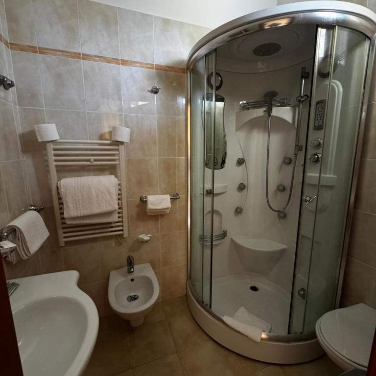 Hotel Ambasciatori - Bianchi Hotels - Double Room with Balcony and Sea View - 5