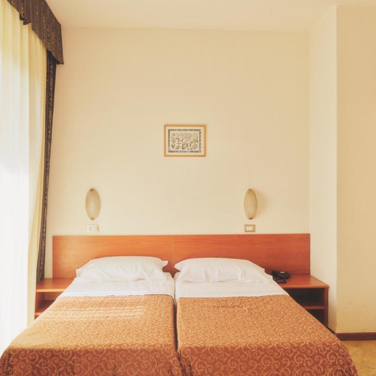 Hotel Palazzo dei Priori - Camera Matrimoniale/Doppia con Letti Singoli - 2