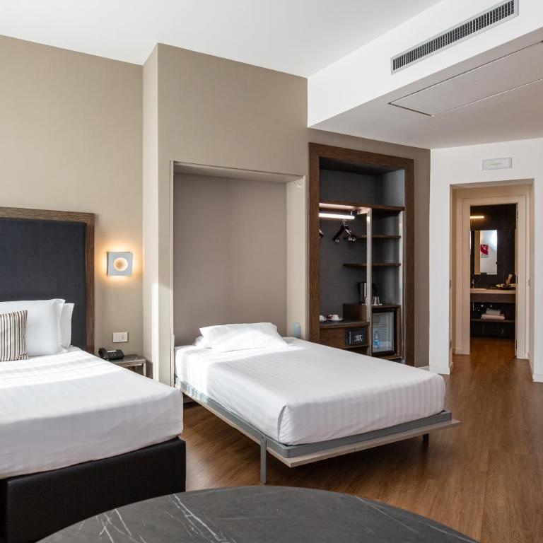 Rome Art Hotel - Gruppo Trevi Hotels - Superior Triple Room - 4