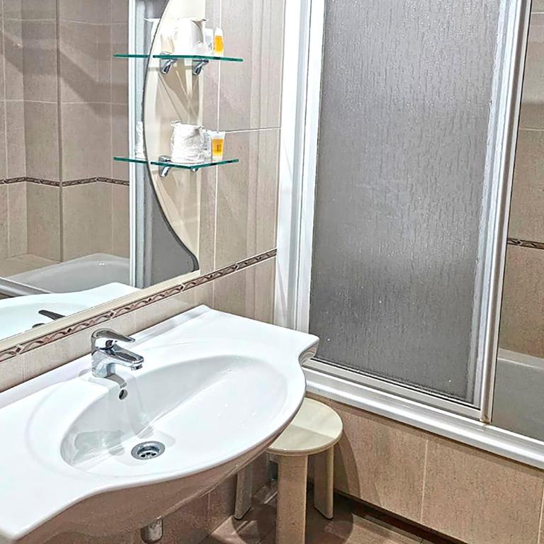 Hotel Mar del Norte 3000 - Habitación Doble con balcón - 15