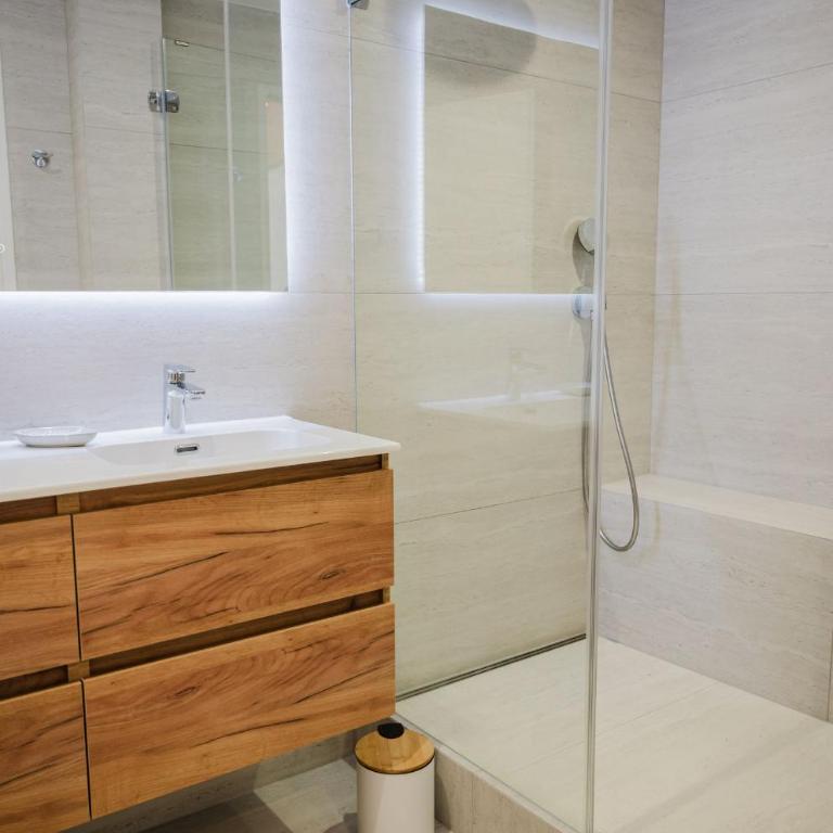 Antarès - Hyper-centre, vue bassin, 108 m2, 3 chambres, clim, parking, plage à 100 m - Appartement 3 Chambres – Vue sur Océan - 7