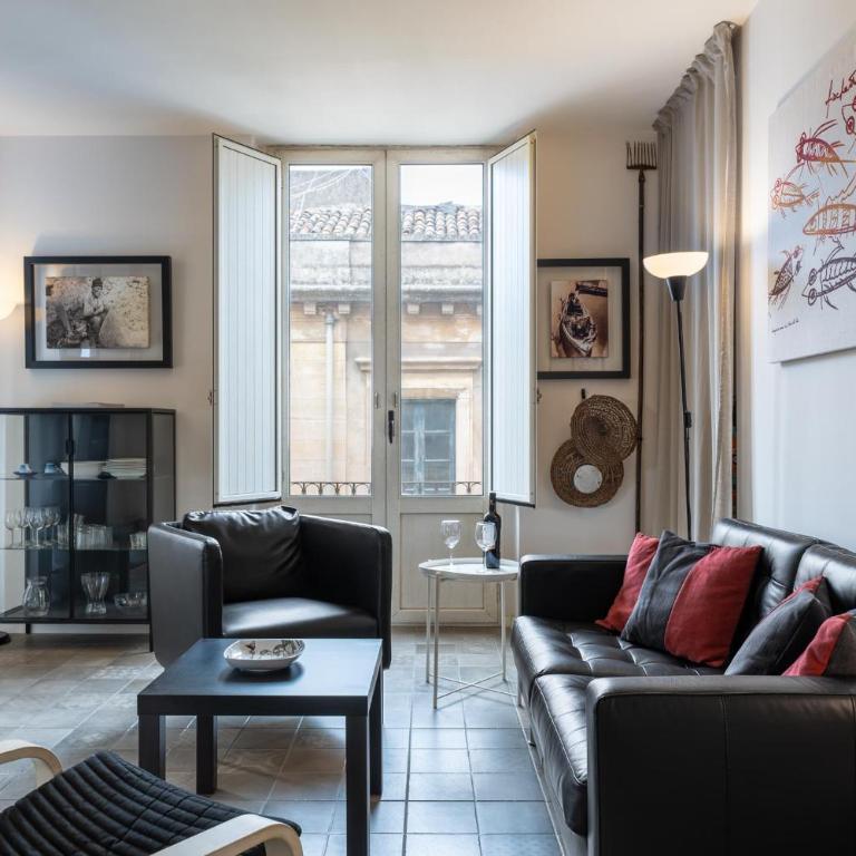 GuestHost - Modern Balcony Flat near the Center - Two-Bedroom Apartment - 1