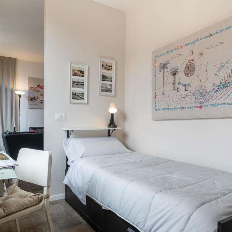 GuestHost - Modern Balcony Flat near the Center - Two-Bedroom Apartment - 8