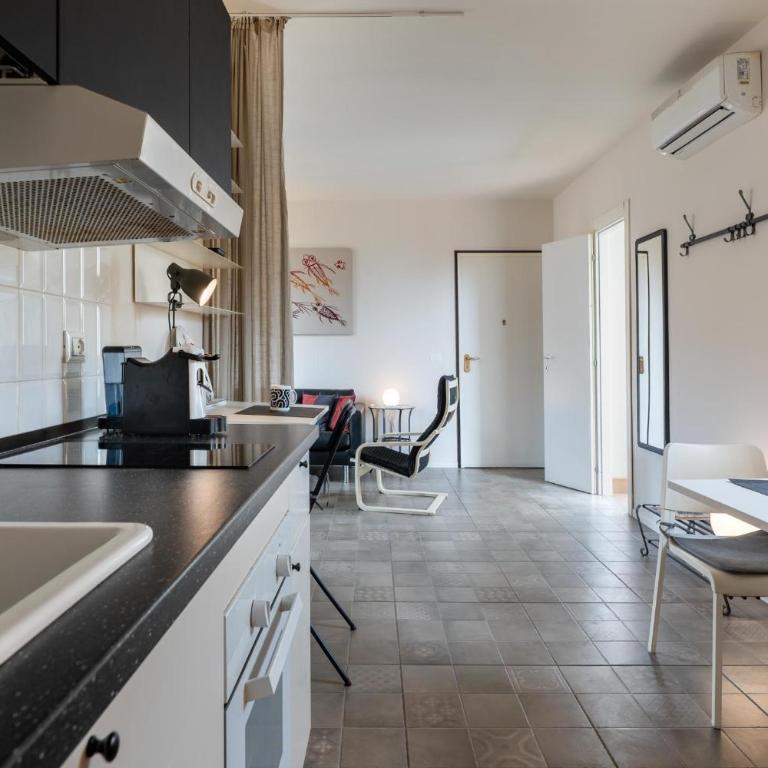 GuestHost - Modern Balcony Flat near the Center - Two-Bedroom Apartment - 3