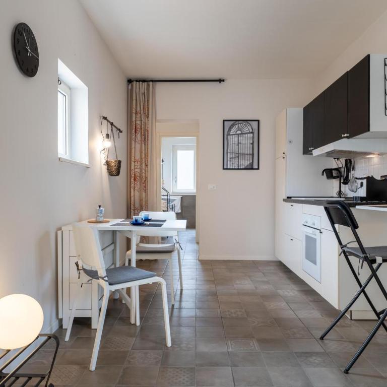GuestHost - Modern Balcony Flat near the Center - Two-Bedroom Apartment - 7