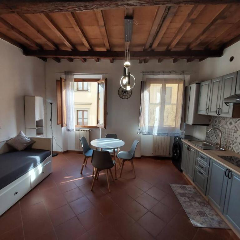 Old Bridge, Firenze by Short Holidays - One-Bedroom Apartment - 9