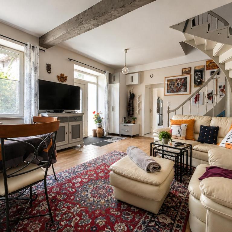 Maison spacieuse et accueillante proche du centre-ville - 6pers - Maison de Vacances - 9