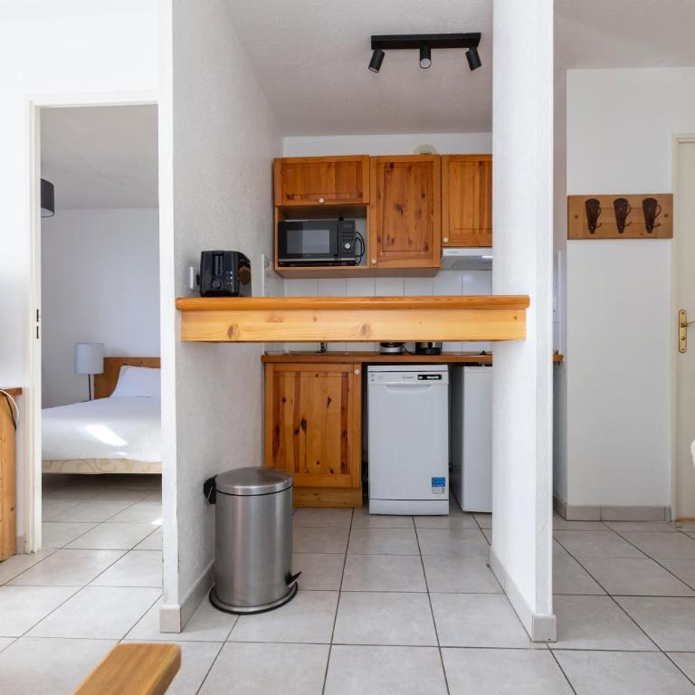 Résidence Odalys Les Chalets d'Evian - 2 Room Apartment - 4/5 People - 3