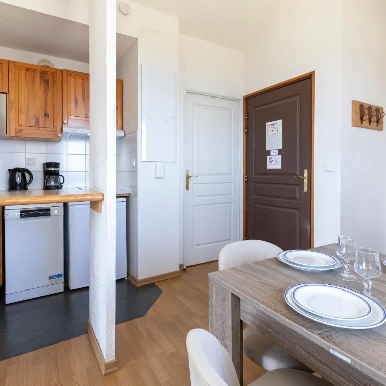 Résidence Odalys Les Chalets d'Evian - One-Bedroom Apartment - Lake Side - 3