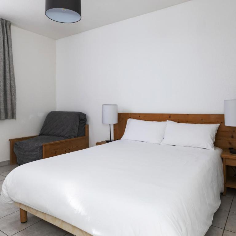 Résidence Odalys Les Chalets d'Evian - 2 Room Apartment - 4/5 People - 4