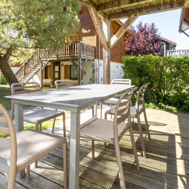 Résidence Odalys Les Chalets d'Evian - 3 Room Apartment - 6 People - 13