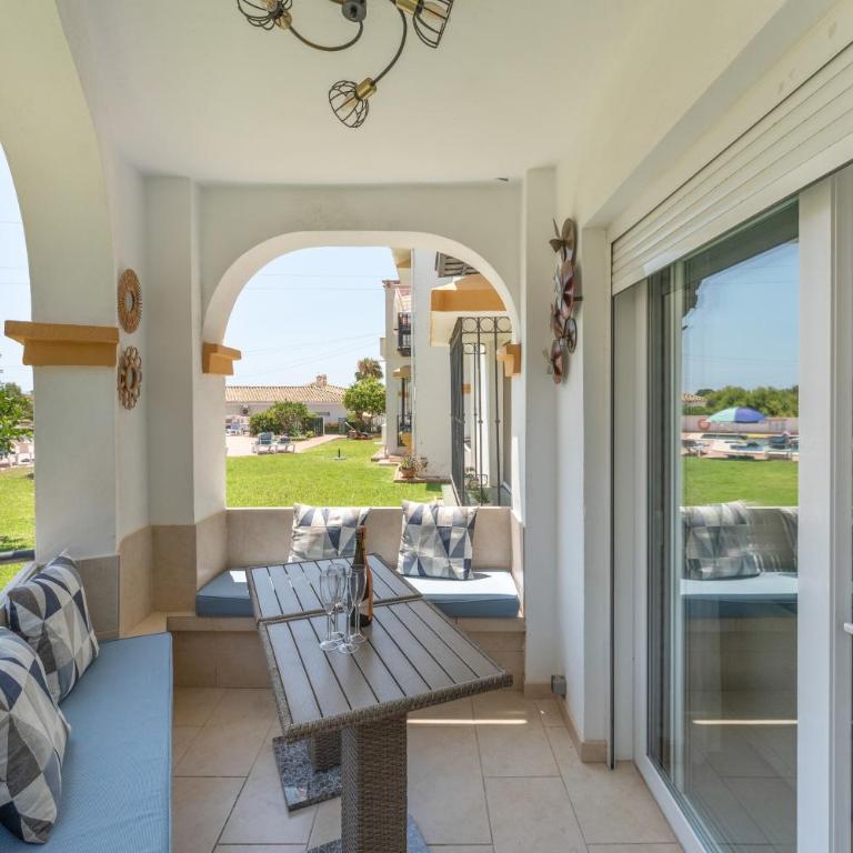Casa Reus - Apartamento de 2 dormitorios con vistas a la montaña - 8