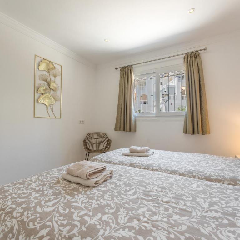 Casa Reus - Apartamento de 2 dormitorios con vistas a la montaña - 11