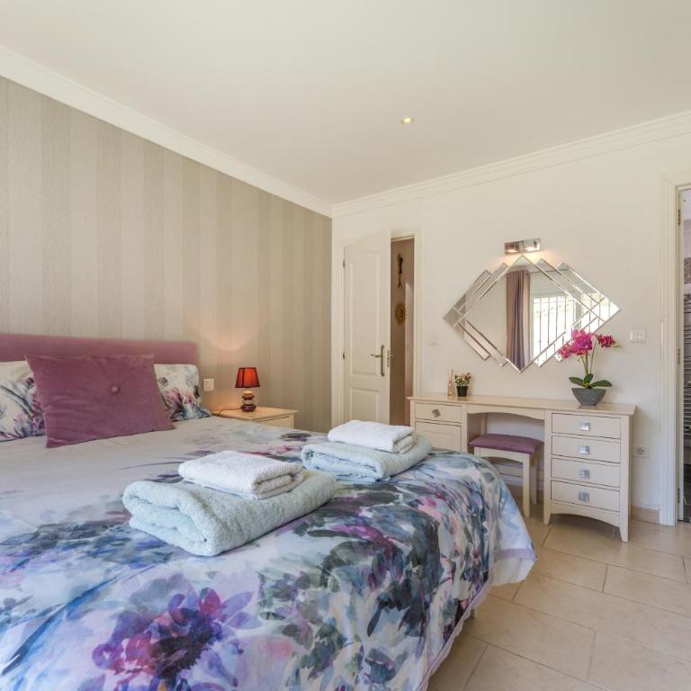 Casa Reus - Apartamento de 2 dormitorios con vistas a la montaña - 23