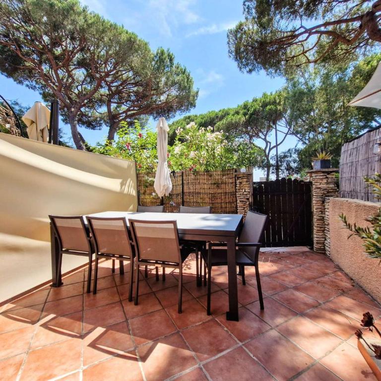 LA MARINE - Triplex climatisé sur le Port de Hyères - Two-Bedroom Apartment with Terrace - 1