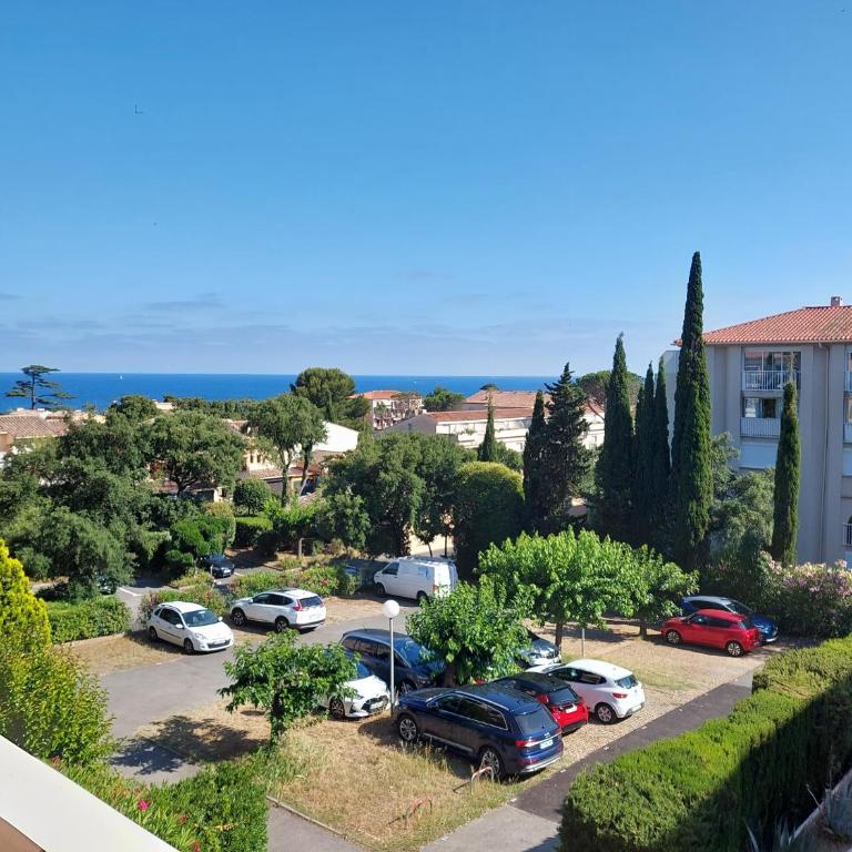 Le Cosy Haven - Tout à pied - Vue Mer - Commerces et plages - Détente - One-Bedroom Apartment with Sea View - 1