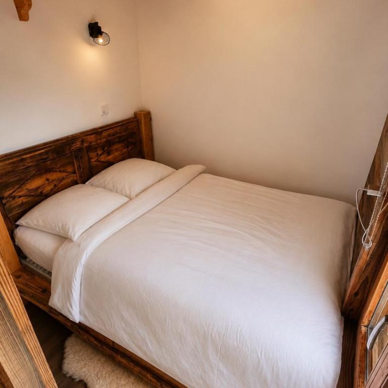 Les chambres et Roulottes des Noisetiers - Caravan - 2