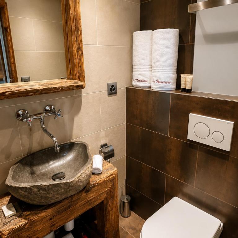 Les chambres et Roulottes des Noisetiers - Caravan - 4