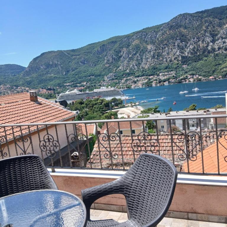 Apartments Krivokapic Kotor - Apartment mit Meerblick - 1