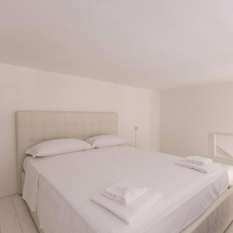 Ubaldini House, Bologna By Short Holidays - Two-Bedroom Apartment - 11
