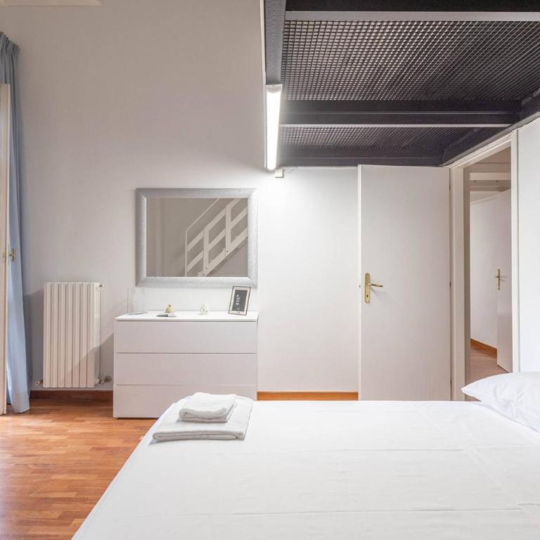 Ubaldini House, Bologna By Short Holidays - Two-Bedroom Apartment - 17