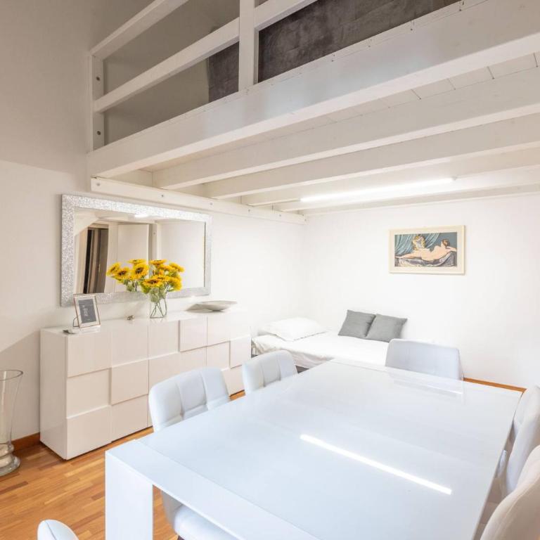 Ubaldini House, Bologna By Short Holidays - Two-Bedroom Apartment - 26