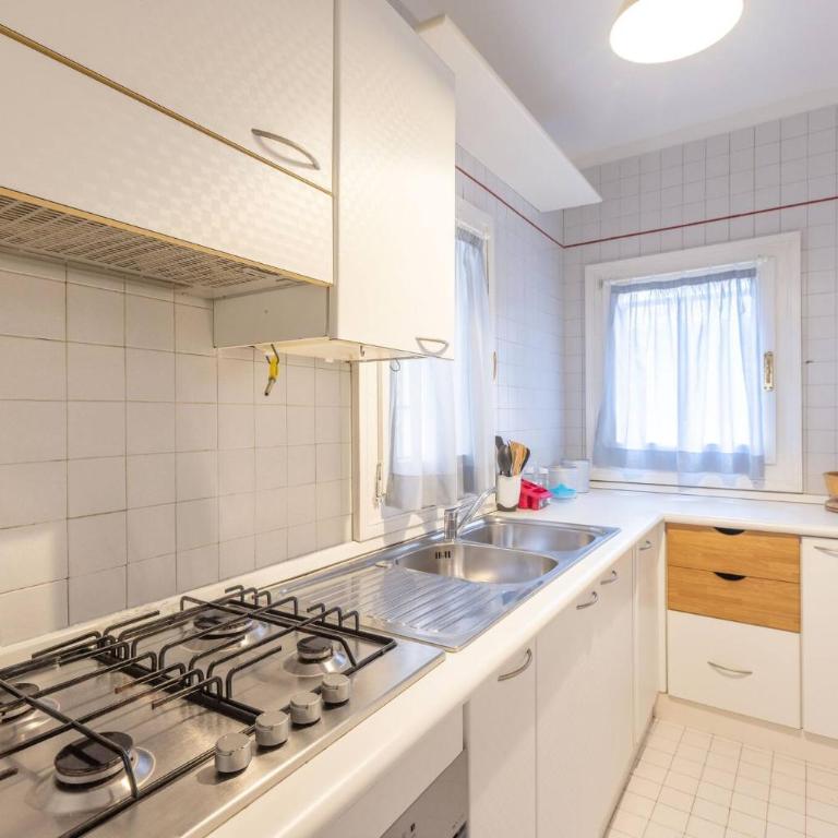 Ubaldini House, Bologna By Short Holidays - Two-Bedroom Apartment - 29