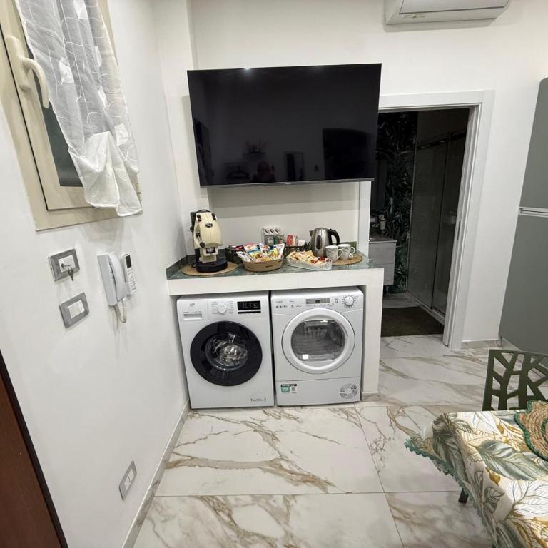 La Casa Verde - Two-Bedroom Apartment - 11