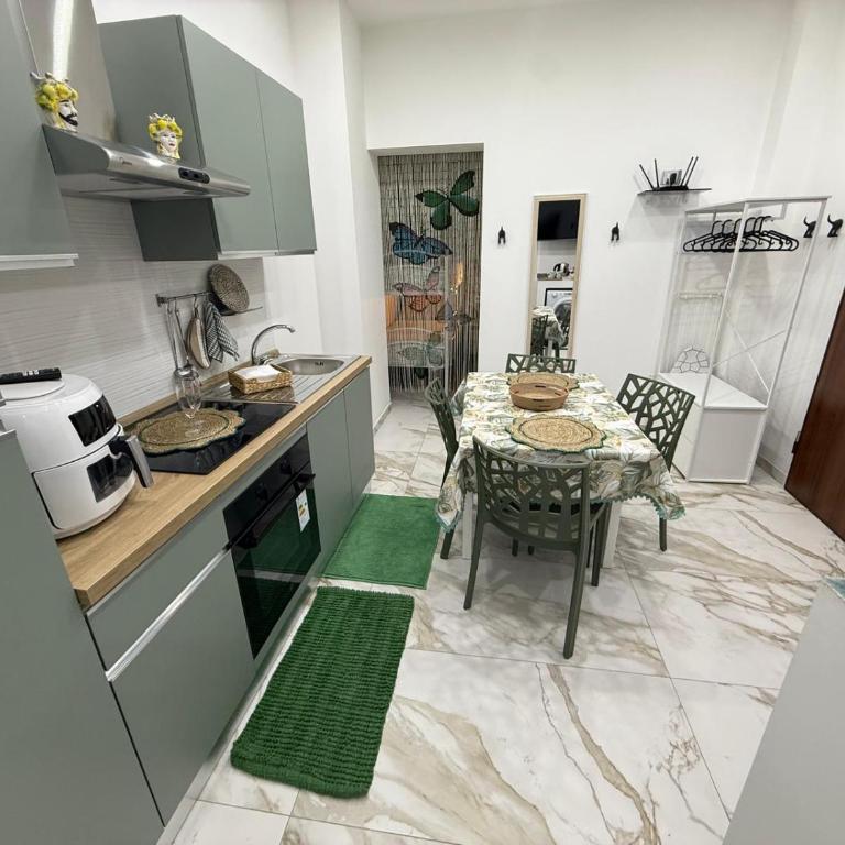 La Casa Verde - Two-Bedroom Apartment - 22