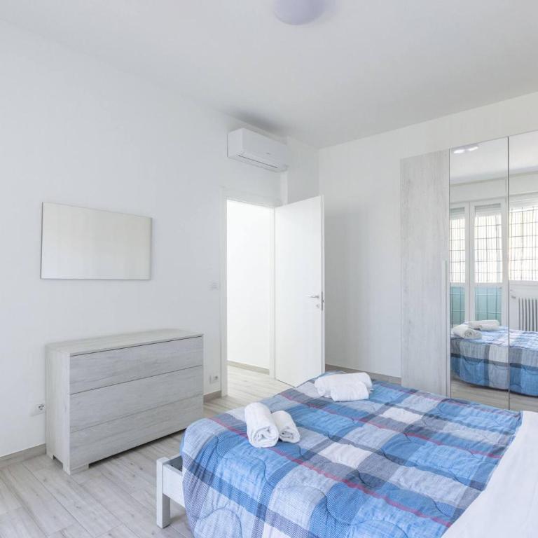 Gobetti, Bologna by Short Holidays - Three-Bedroom Apartment - 10