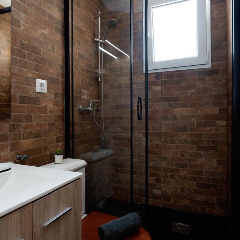 Atico con terraza 5 minutos a pie Fira Bcn, 4' metro Plza España, 15' Bcn centro - Apartamento de 1 dormitorio - 16