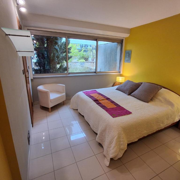 Villa La Vallière - Chambre Lit King-Size - Vue sur Piscine - 4